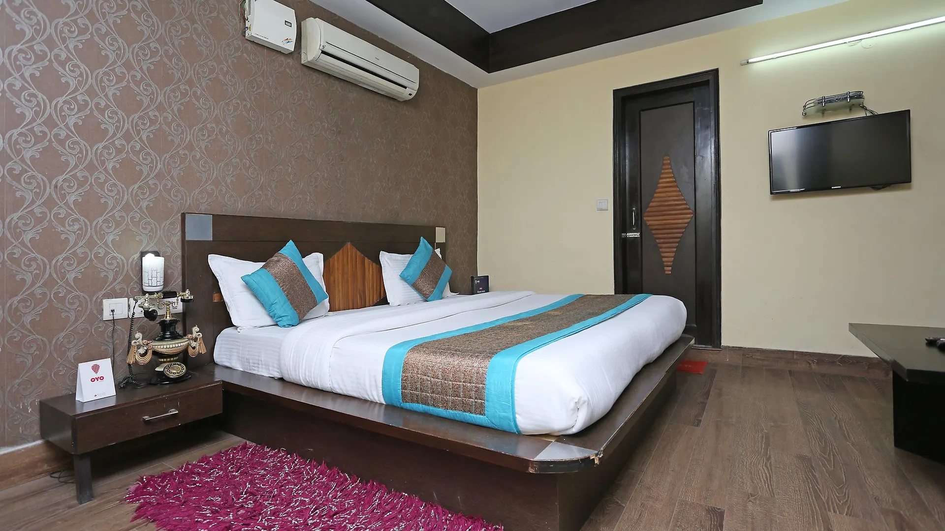 Oyo 337 Hotel Anand Delhi
