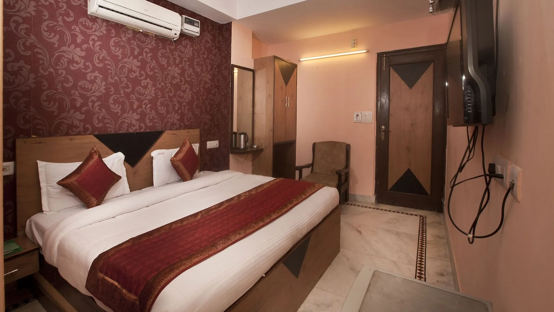 Oyo 337 Hotel Anand Delhi  India