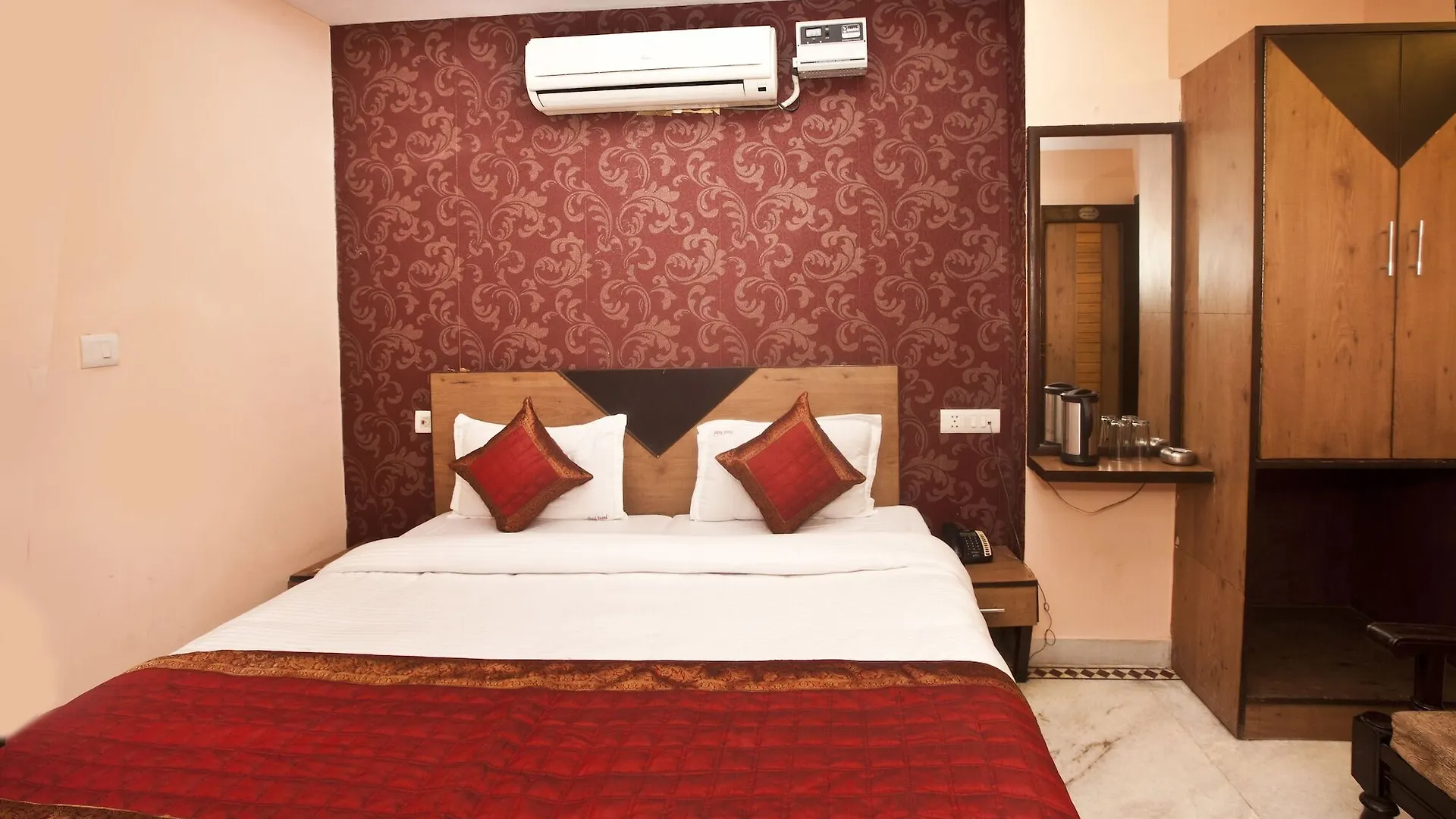 Oyo 337 Hotel Anand Delhi  India